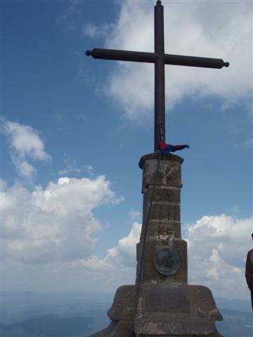 Cruz-del-matagalls Cruz del Matagalls (aún resacosa de la Copa, Lliga, Champions)